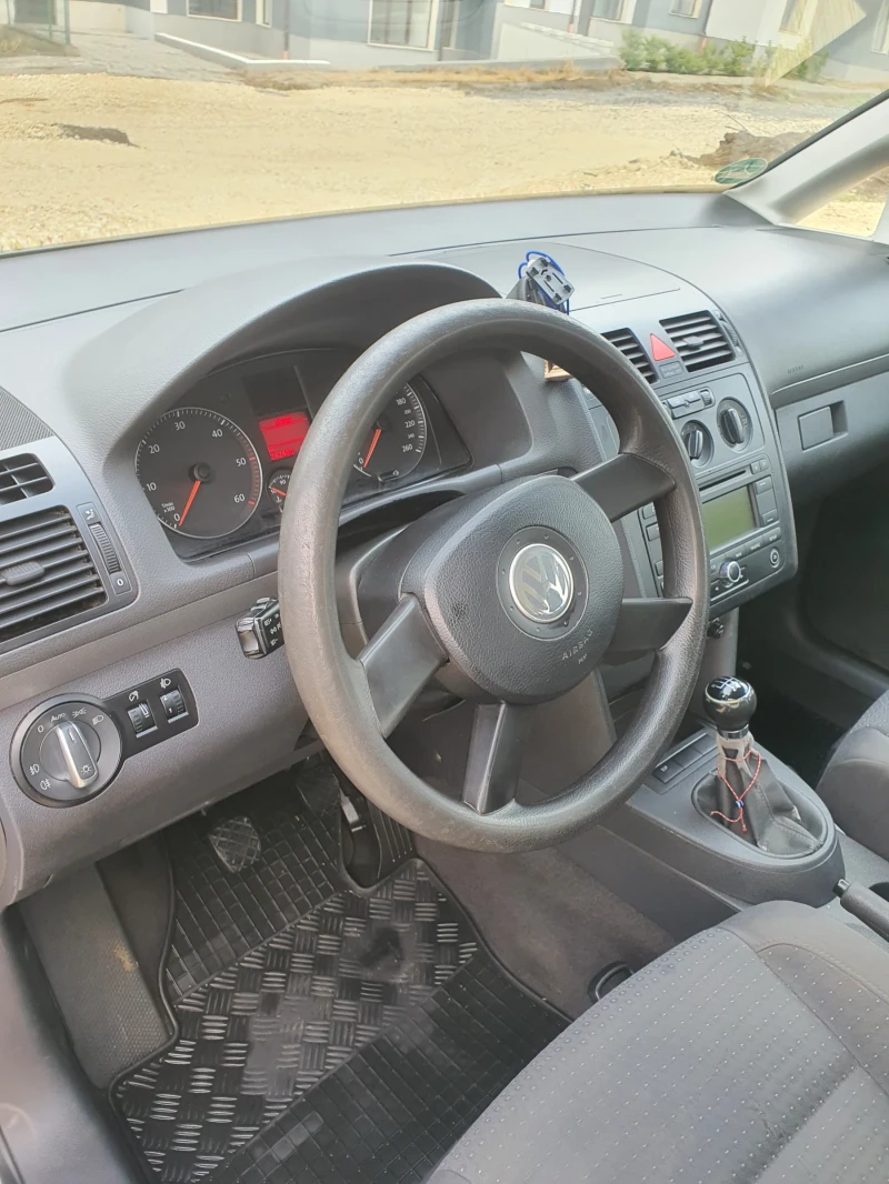 VW Touran, снимка 8 - Автомобили и джипове - 48297543