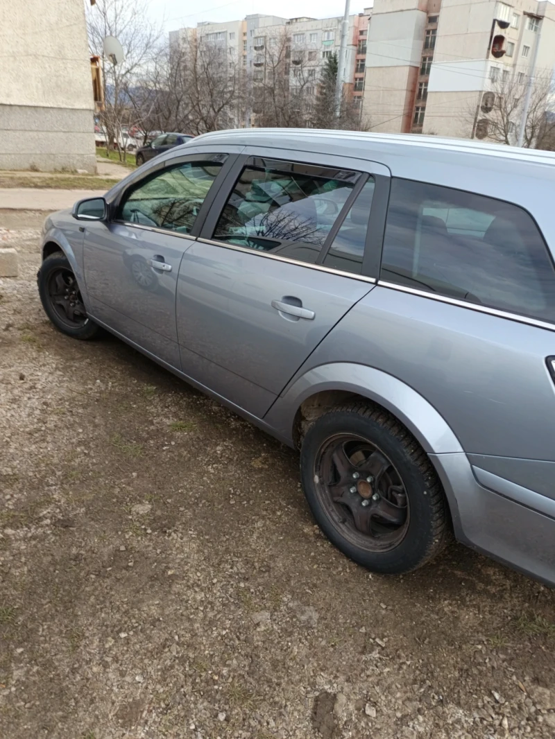 Opel Astra 1.7cdti, снимка 8 - Автомобили и джипове - 49185410