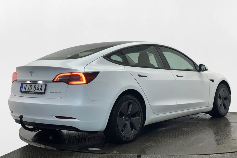 Tesla Model 3 Long Range* AWD* Pano* Cam* Navi* Европейска* , снимка 6 - Автомобили и джипове - 49199142