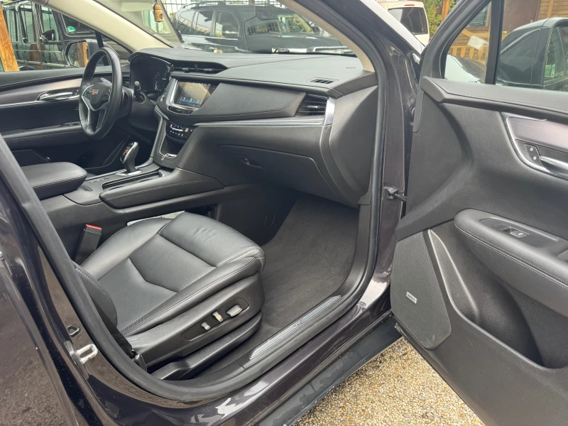 Cadillac XT5 3, 6i V6, PREMIUM 4X4, снимка 11 - Автомобили и джипове - 52412141
