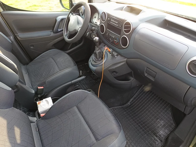 Peugeot Partner 1.6i Tepee, снимка 9 - Автомобили и джипове - 52828389