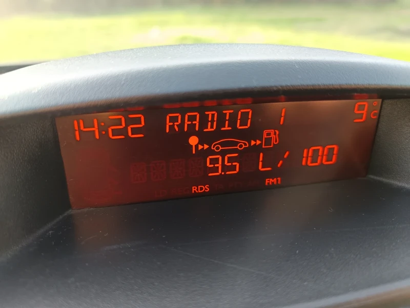 Peugeot Partner 1.6i Tepee, снимка 14 - Автомобили и джипове - 52828389