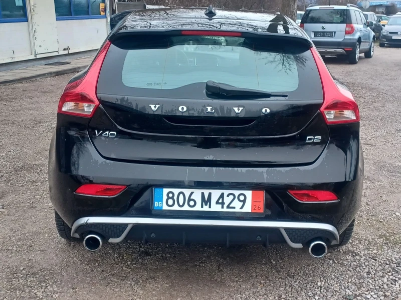 Volvo V40 2.0, снимка 4 - Автомобили и джипове - 53209845