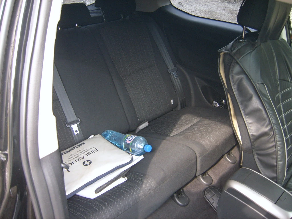 Toyota Auris 1, 4 d4d - изображение 7