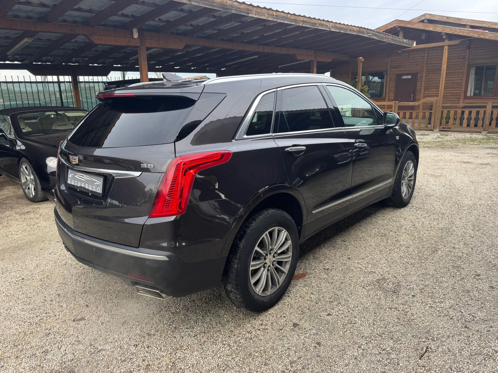 Cadillac XT5 3, 6i V6, PREMIUM 4X4 - изображение 10
