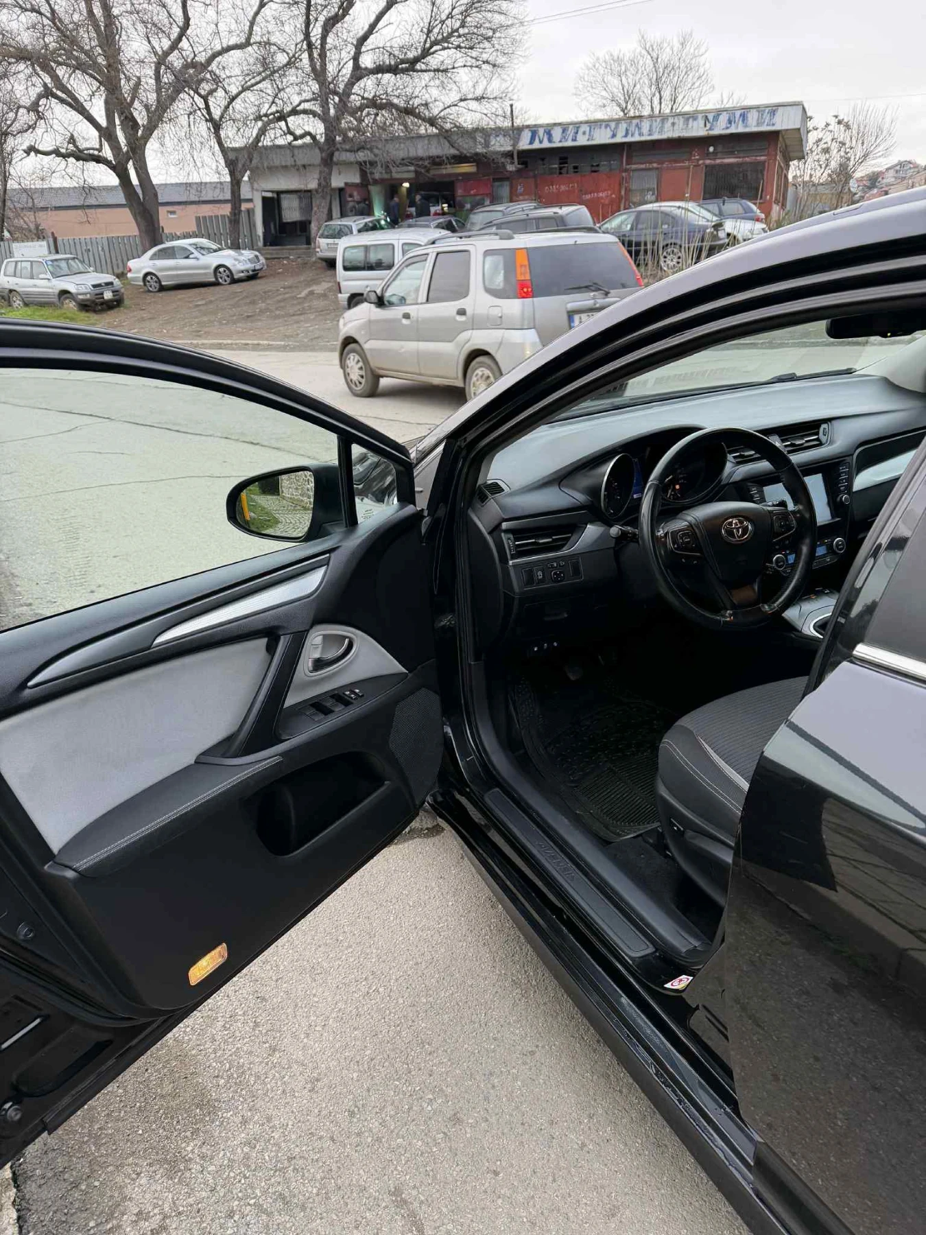 Toyota Avensis 2.0D4d - изображение 10