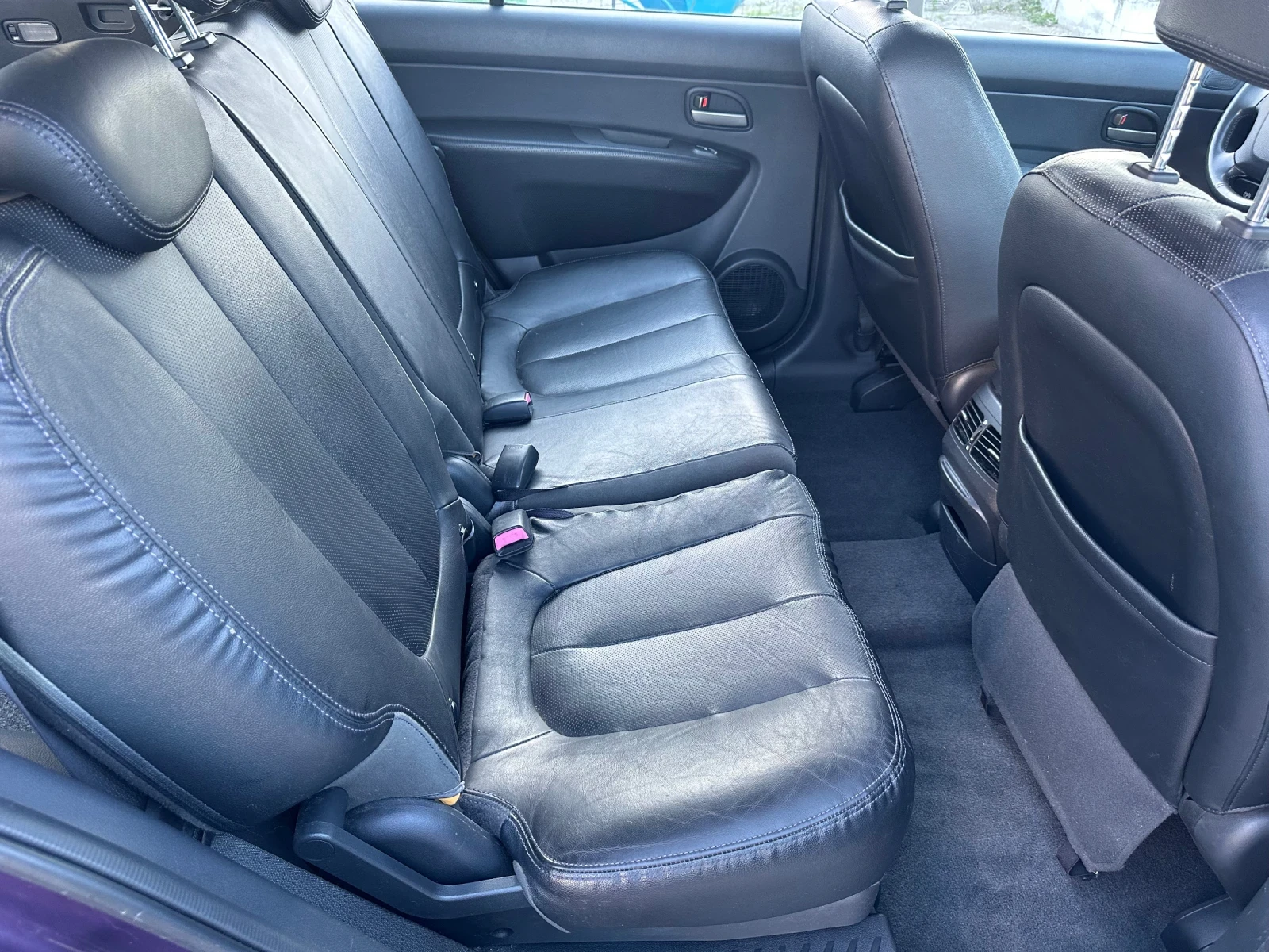 Kia Carens 2.0 Автоматик, снимка 13 - Автомобили и джипове - 54336128