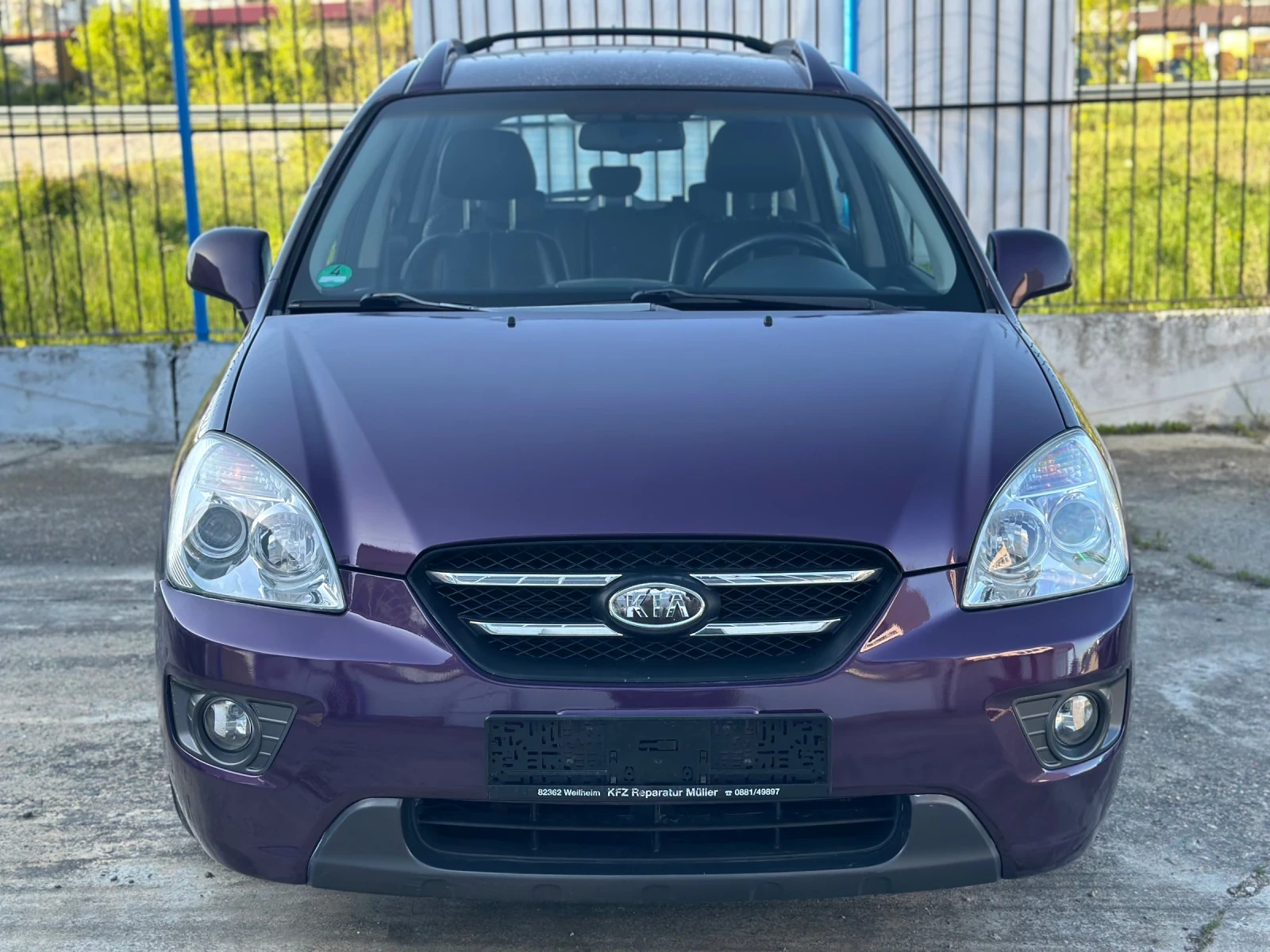 Kia Carens 2.0 Автоматик, снимка 3 - Автомобили и джипове - 54336128