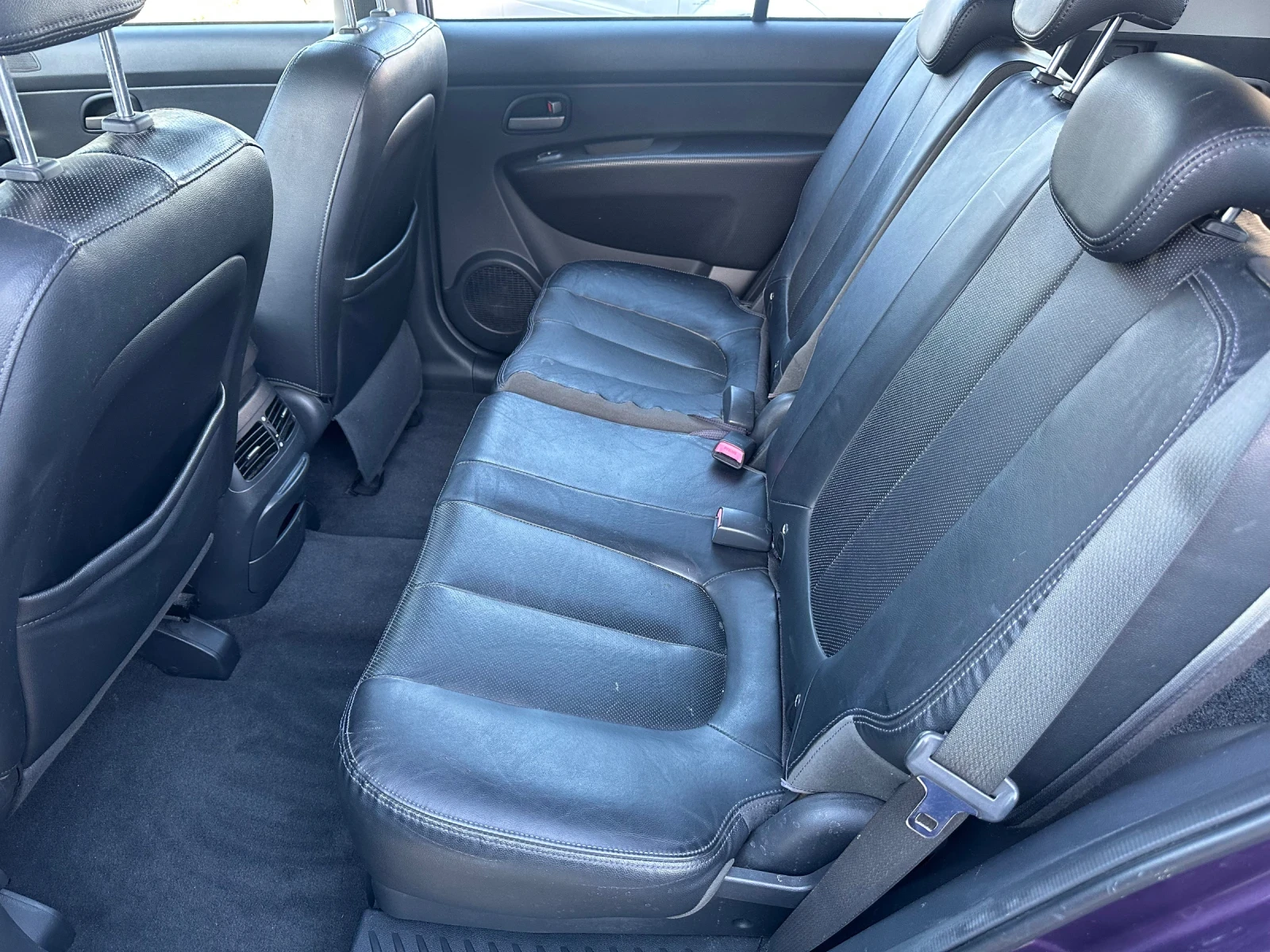 Kia Carens 2.0 Автоматик, снимка 11 - Автомобили и джипове - 54336128