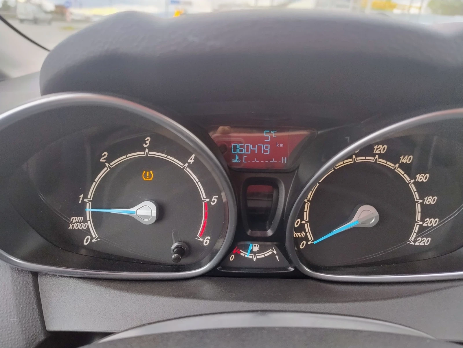 Ford Fiesta 1.5 D, снимка 10 - Автомобили и джипове - 54378079