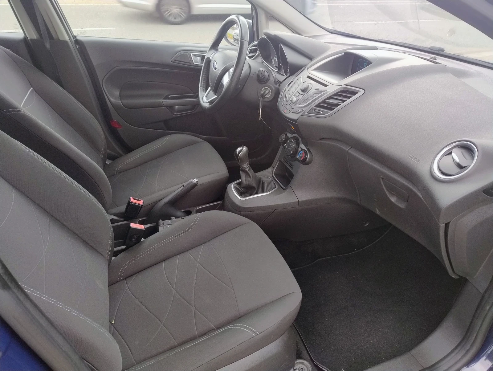 Ford Fiesta 1.5 D, снимка 5 - Автомобили и джипове - 54378079