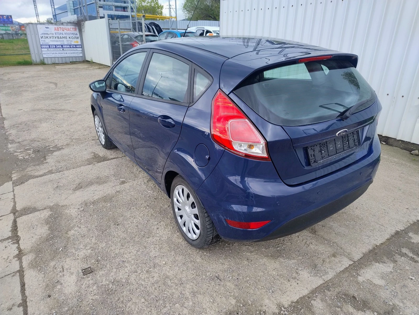 Ford Fiesta 1.5 D, снимка 4 - Автомобили и джипове - 54378079