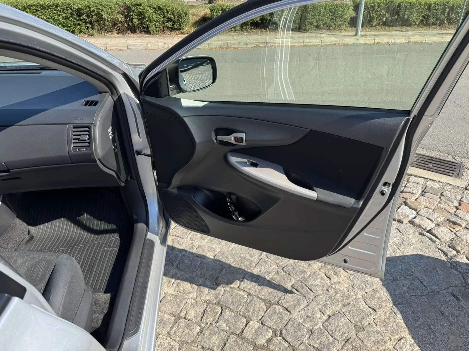 Toyota Corolla | Mobile.bg � ����������� 8