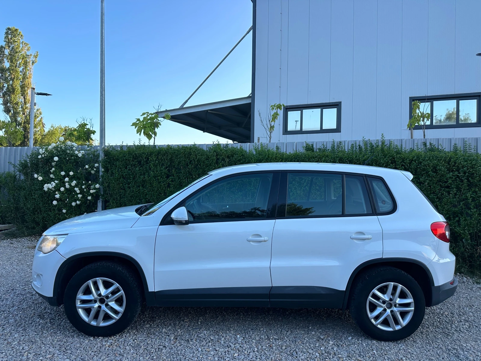 VW Tiguan 2.0TDI, снимка 8 - Автомобили и джипове - 55402462