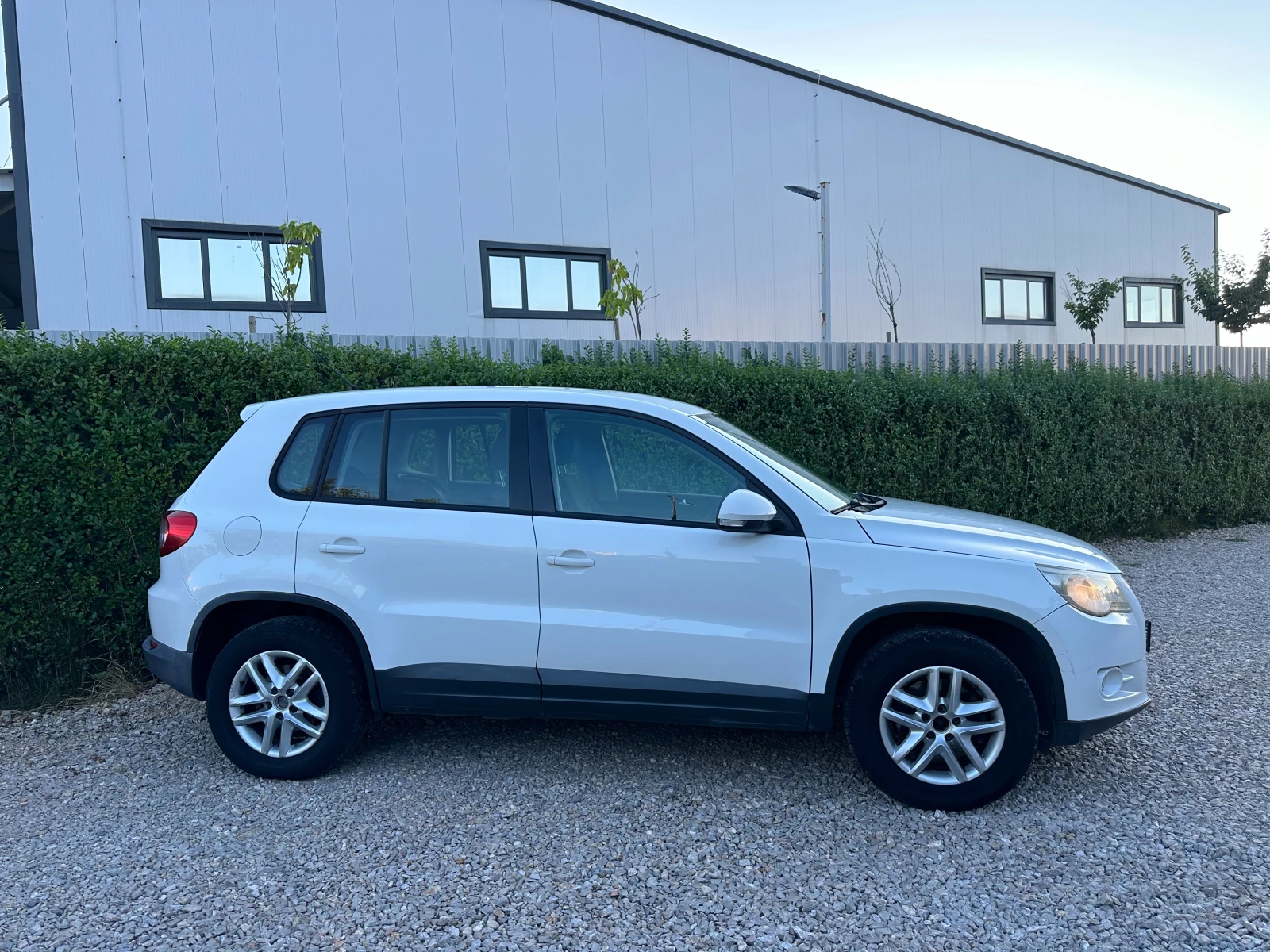 VW Tiguan 2.0TDI, снимка 9 - Автомобили и джипове - 55402462
