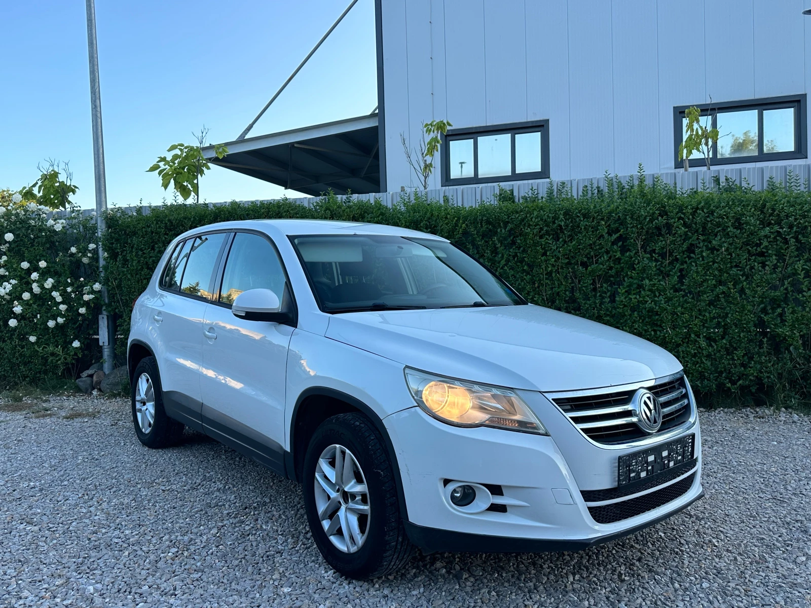 VW Tiguan 2.0TDI, снимка 2 - Автомобили и джипове - 55402462