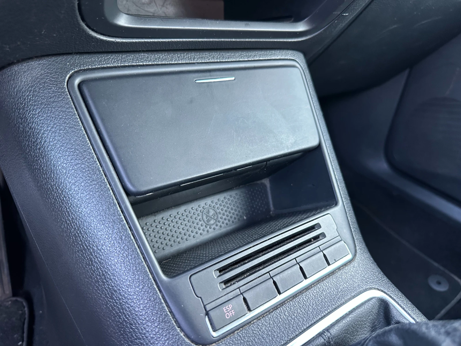 VW Tiguan 2.0TDI, снимка 14 - Автомобили и джипове - 55402462