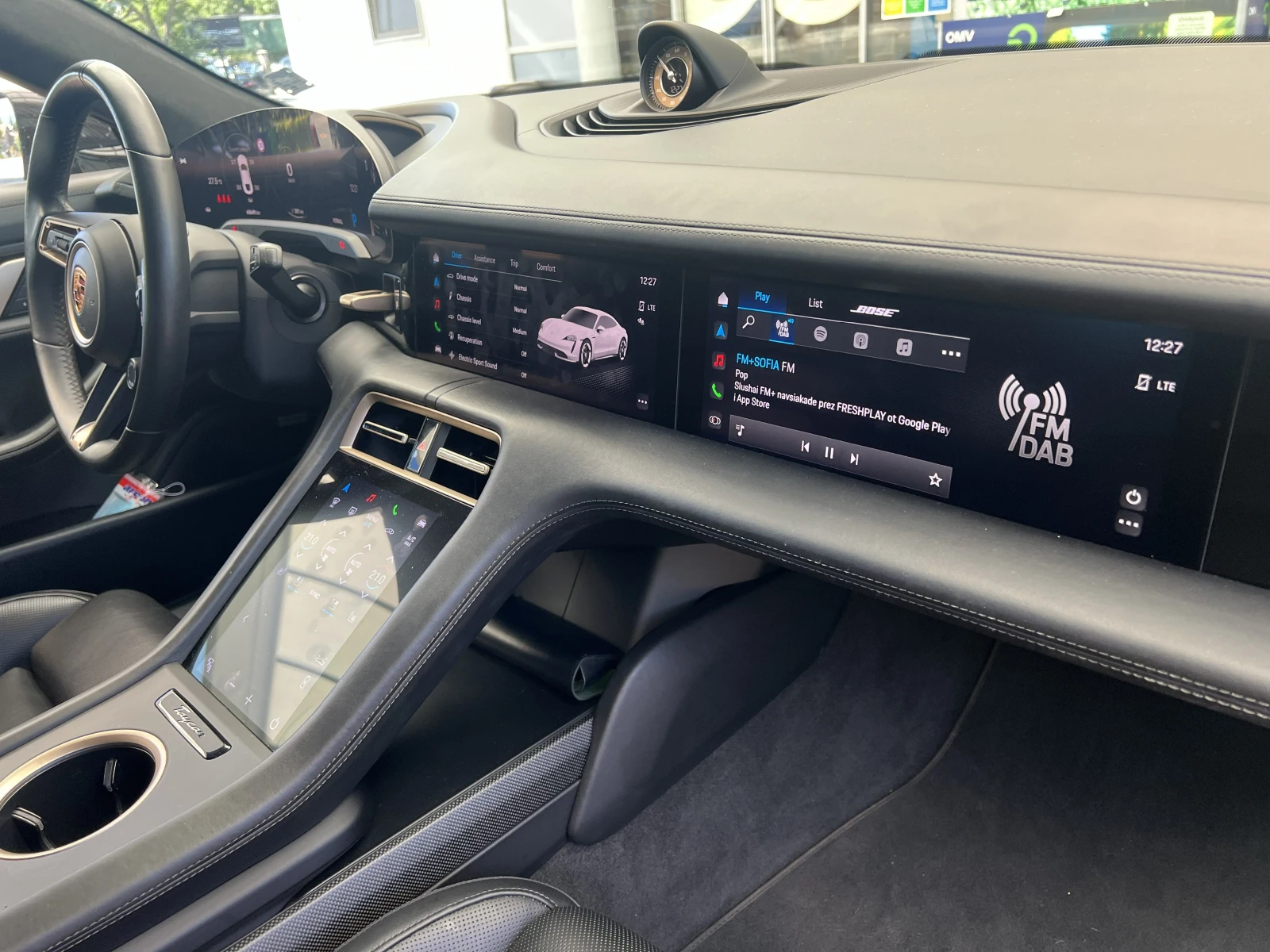 Porsche Taycan TURBO S / CARBON / CERAMIC / SPORT CHRONO / BOSE /, снимка 13 - Автомобили и джипове - 55725464