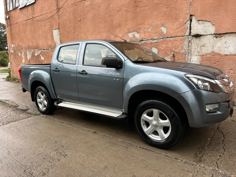 Isuzu D-max 2.5TD Automatic, снимка 10 - Автомобили и джипове - 47236599