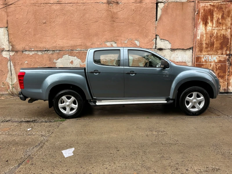 Isuzu D-max 2.5TD Automatic, снимка 13 - Автомобили и джипове - 47236599