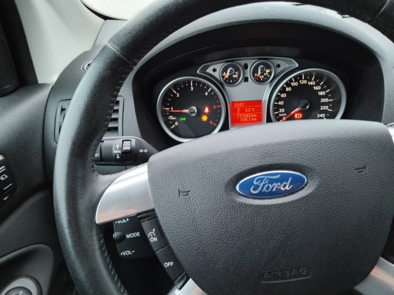 Ford Kuga, снимка 11 - Автомобили и джипове - 48301056