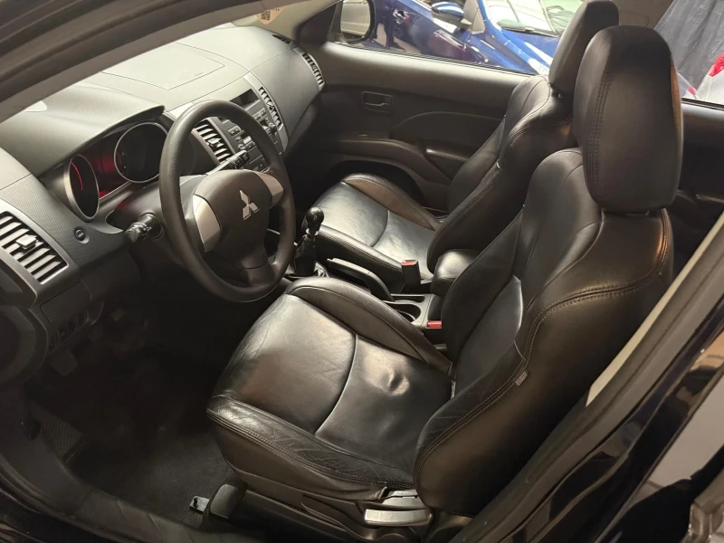 Mitsubishi Outlander 2000 кубика 140к.с., снимка 9 - Автомобили и джипове - 49960073