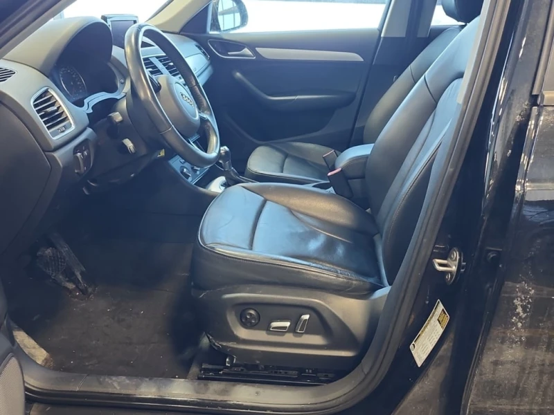 Audi Q3 * KOMFORT * CARFAX * БЕЗ ПЪРВОНАЧАЛНА ВНОСКА, снимка 5 - Автомобили и джипове - 53176625