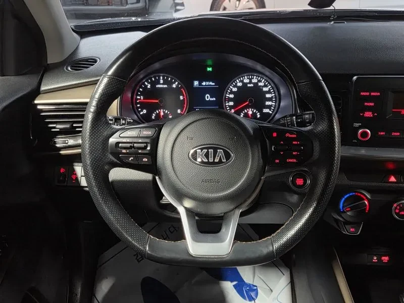 Kia Stonic 1.6 TRENDY, снимка 8 - Автомобили и джипове - 55262409