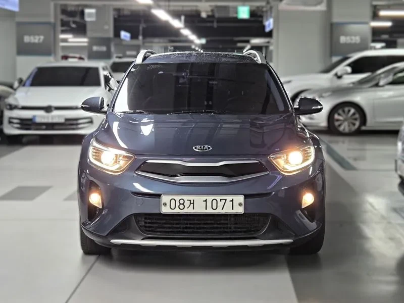 Kia Stonic 1.6 TRENDY, снимка 3 - Автомобили и джипове - 55262409