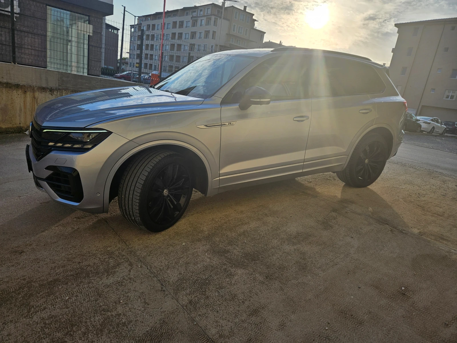 VW Touareg R-LINE Black Style - изображение 2