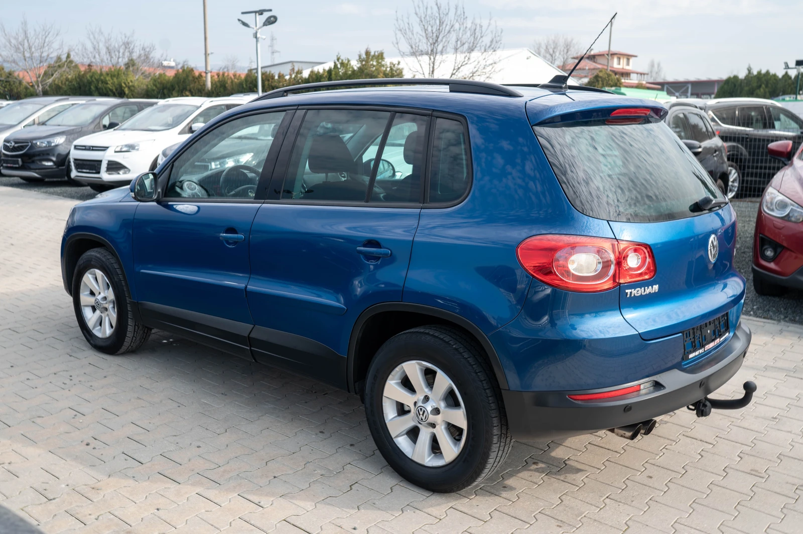 VW Tiguan OFFROAD* 4x4* Бензин* фейслифт, снимка 6 - Автомобили и джипове - 53785516