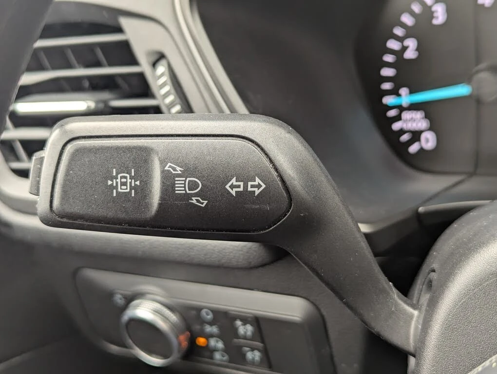 Ford Escape S FWD* АвтоКредит* (Цена до БГ) , снимка 11 - Автомобили и джипове - 54040025