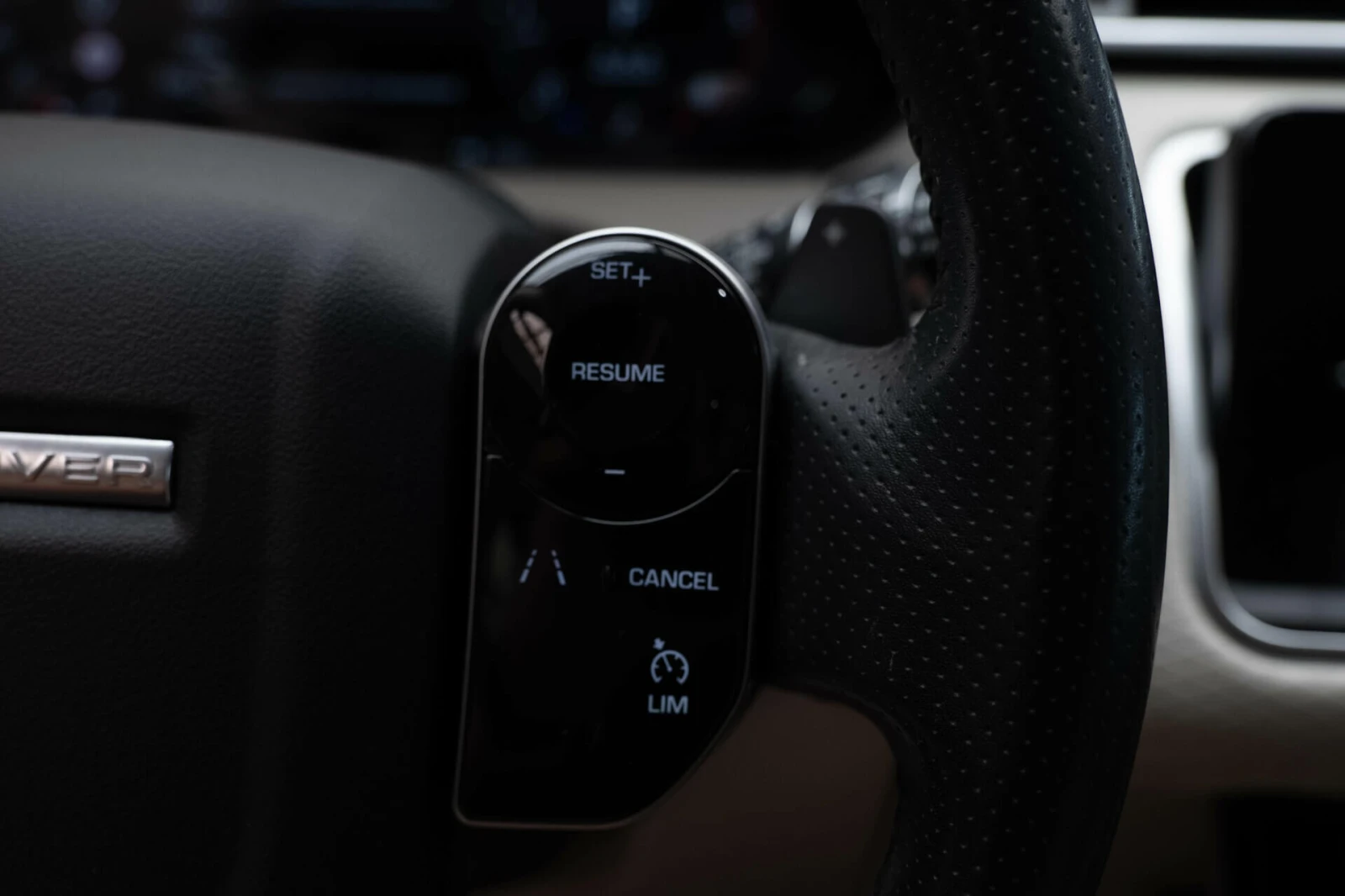 Land Rover Range Rover Velar D180/AWD/Virtual/FullLed/LaneAssist/MERIDIAN, снимка 12 - Автомобили и джипове - 54554056