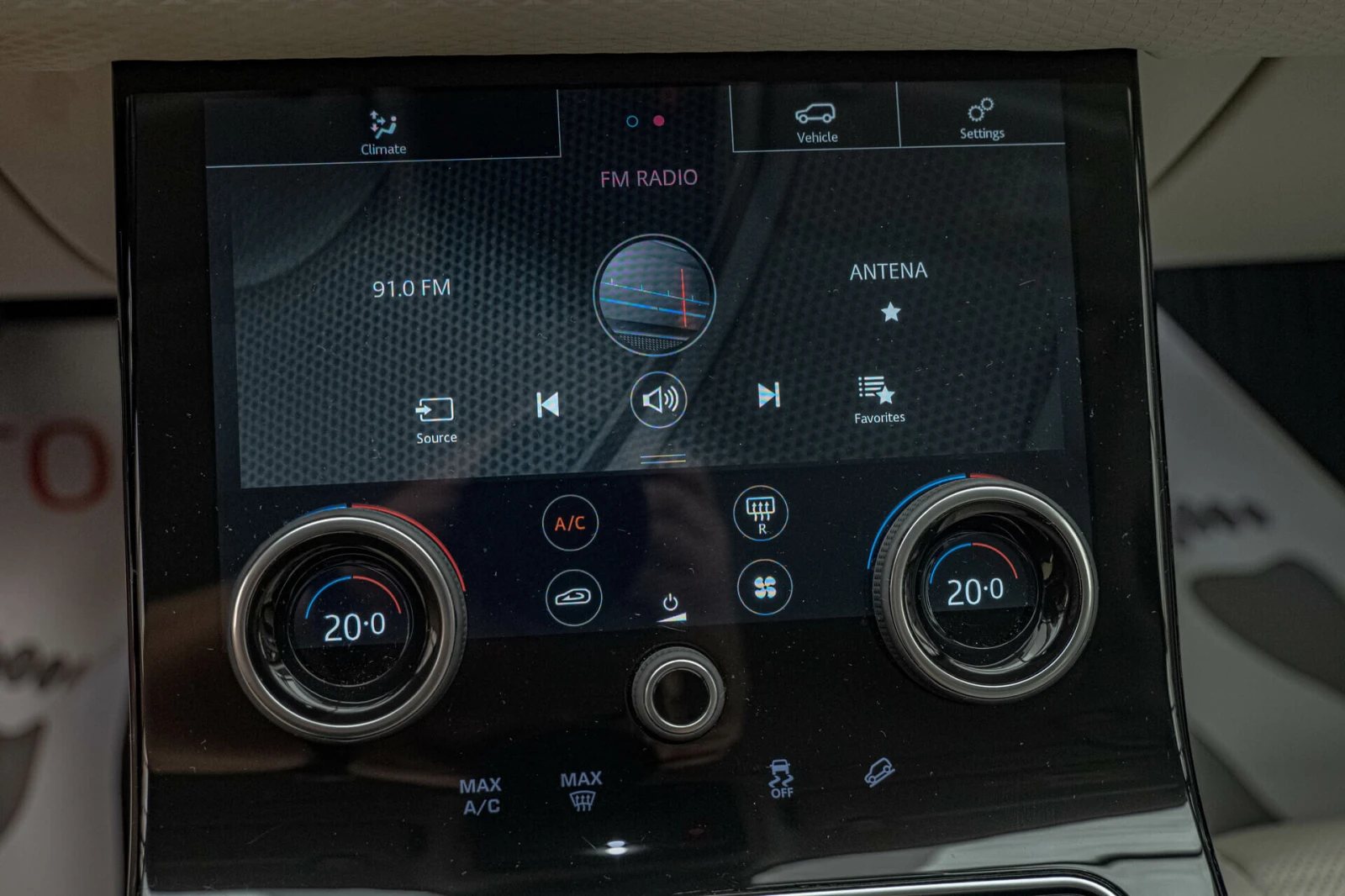 Land Rover Range Rover Velar D180/AWD/Virtual/FullLed/LaneAssist/MERIDIAN, снимка 11 - Автомобили и джипове - 54554056