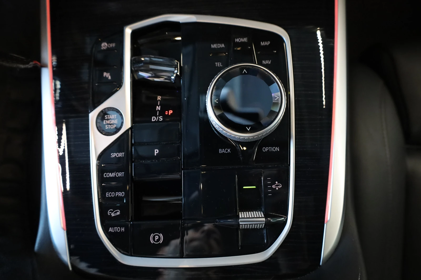 BMW X7 M SPORT PRO* XDRIVE* SWAROVSKI* SKY LOUNGE* 360* , снимка 14 - Автомобили и джипове - 55099132