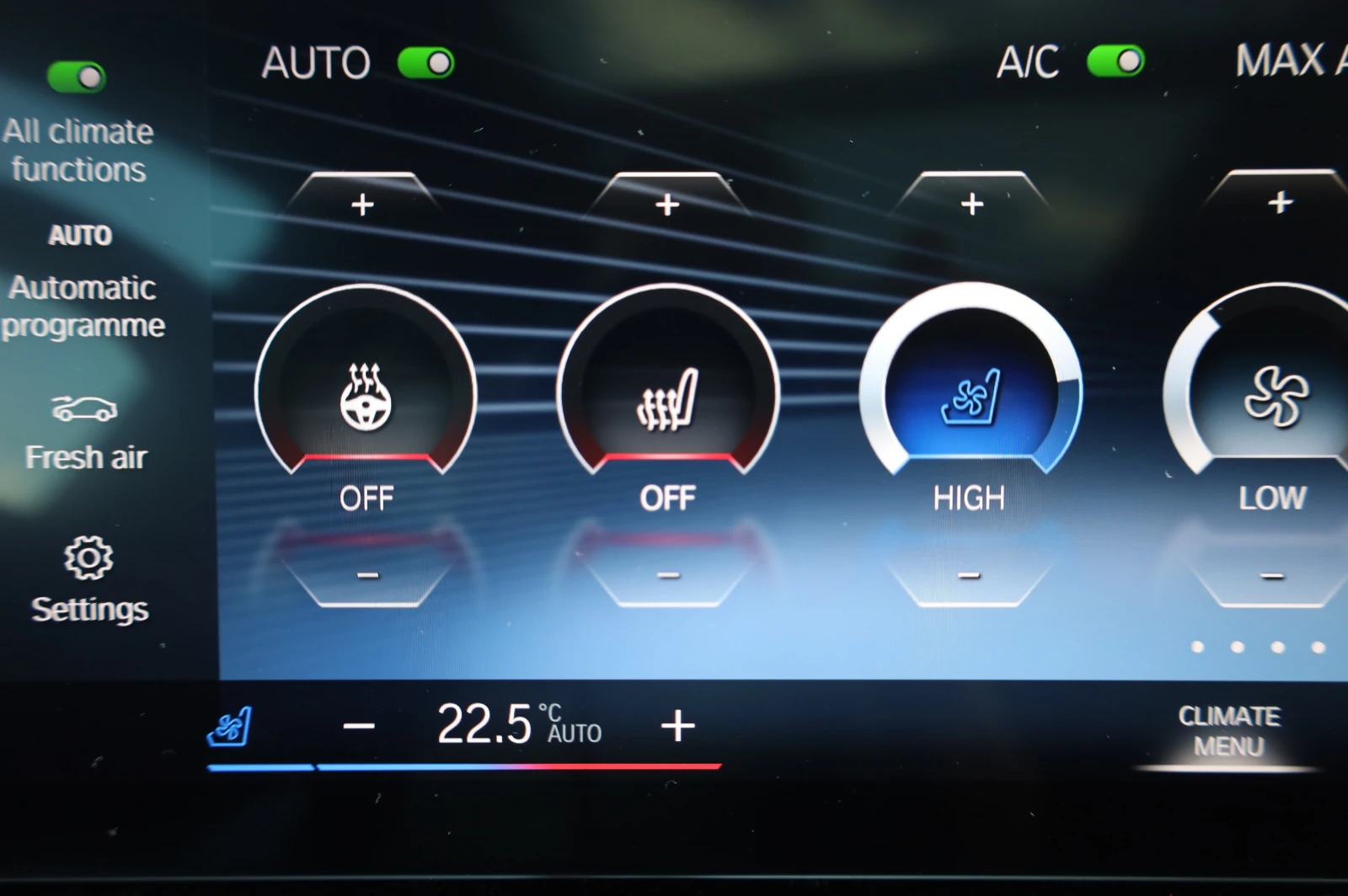 BMW X7 M SPORT PRO* XDRIVE* SWAROVSKI* SKY LOUNGE* 360* , снимка 17 - Автомобили и джипове - 55099132