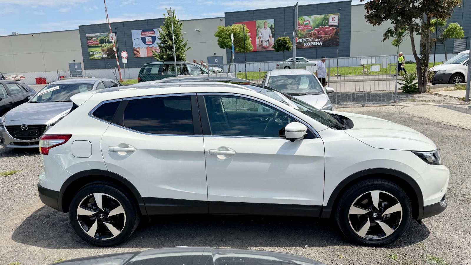 Nissan Qashqai Автоматик!Внос Швейцария!Навигация, Камери 360, Te, снимка 4 - Автомобили и джипове - 55431395