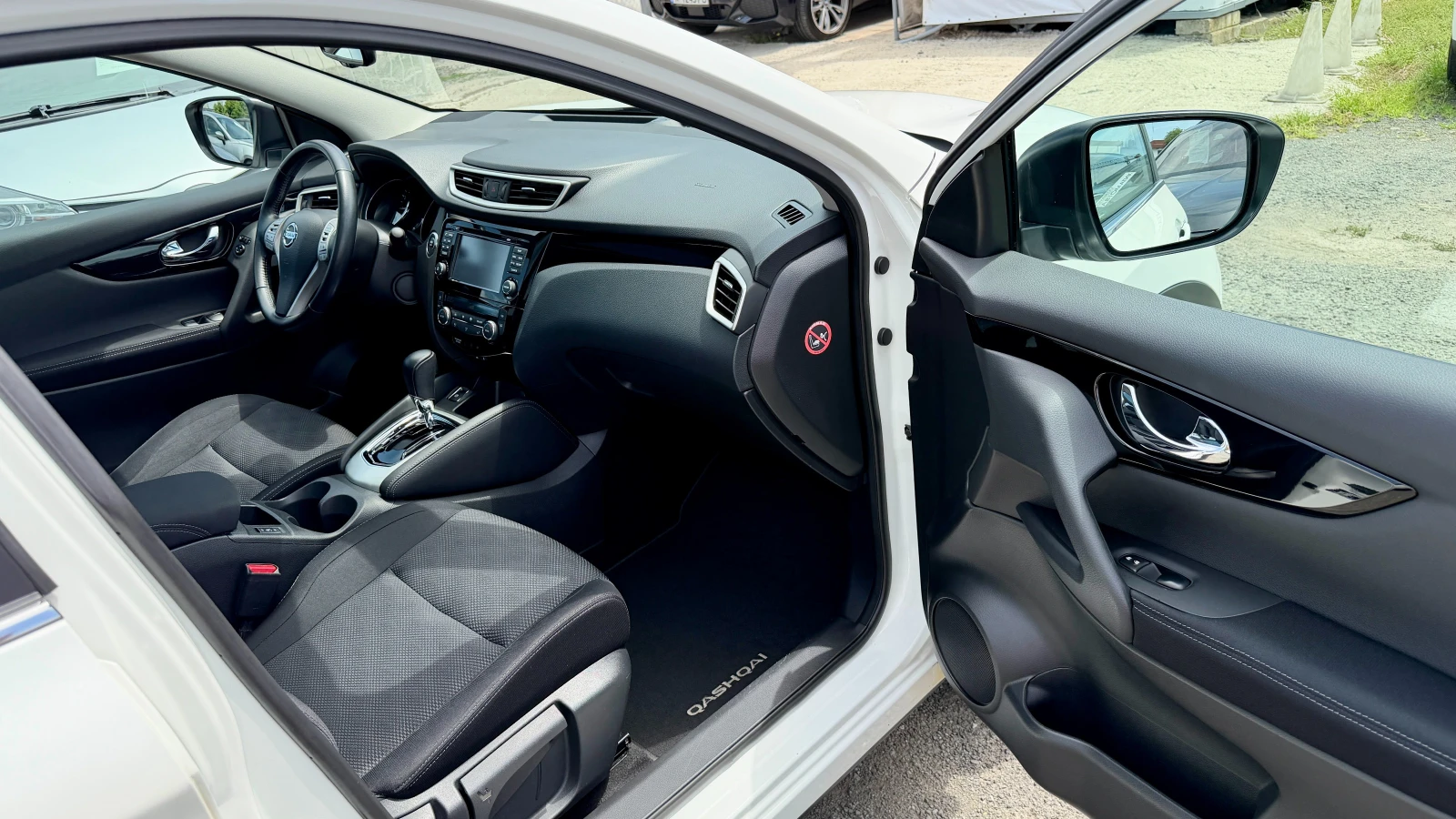 Nissan Qashqai Автоматик!Внос Швейцария!Навигация, Камери 360, Te, снимка 14 - Автомобили и джипове - 55431395