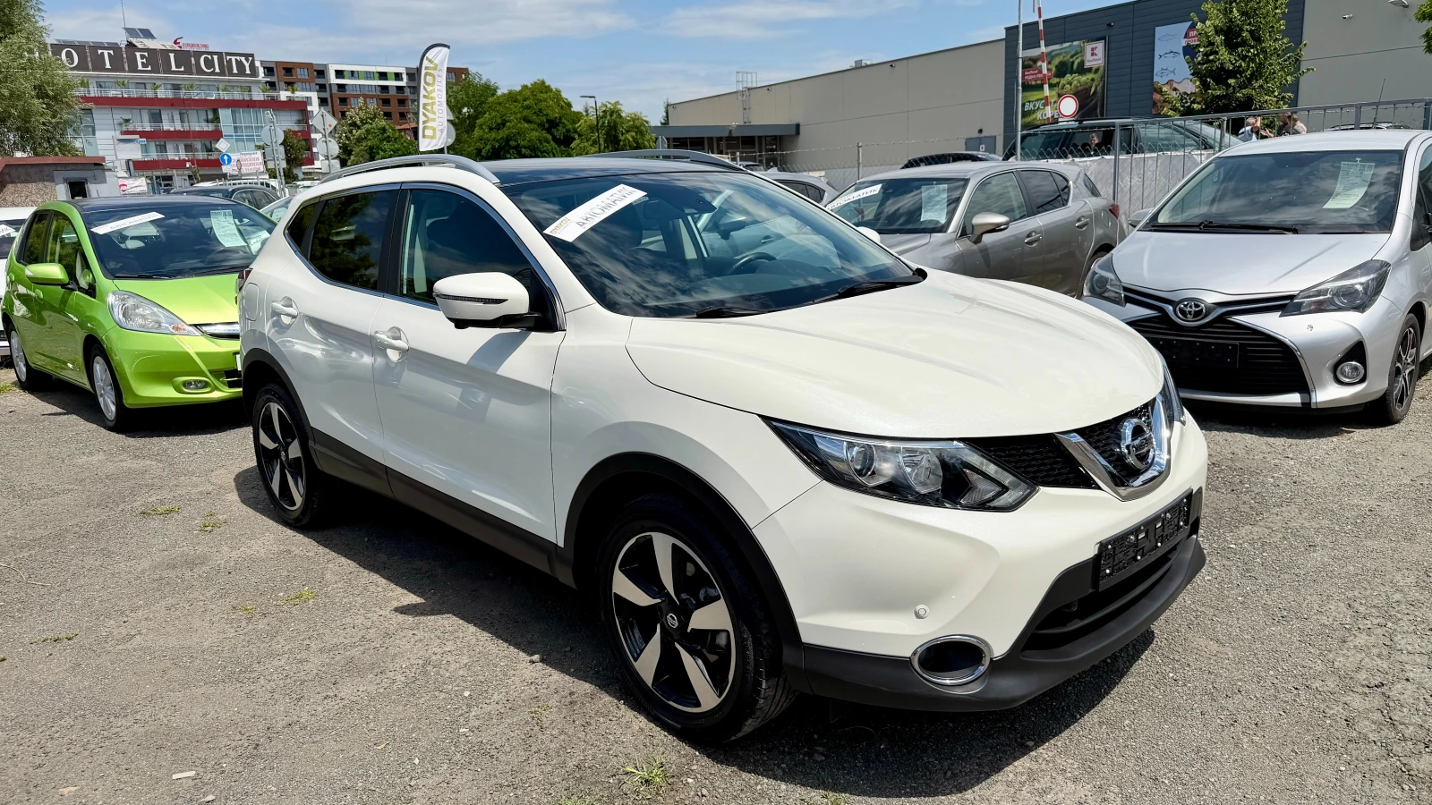 Nissan Qashqai Автоматик!Внос Швейцария!Навигация, Камери 360, Te, снимка 3 - Автомобили и джипове - 55431395