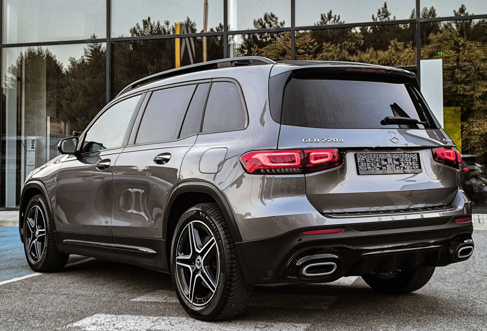 Mercedes-Benz GLB 220 D AMG LINE 4-MATIC �������� 7 �����  | Mobile.bg � ����������� 5