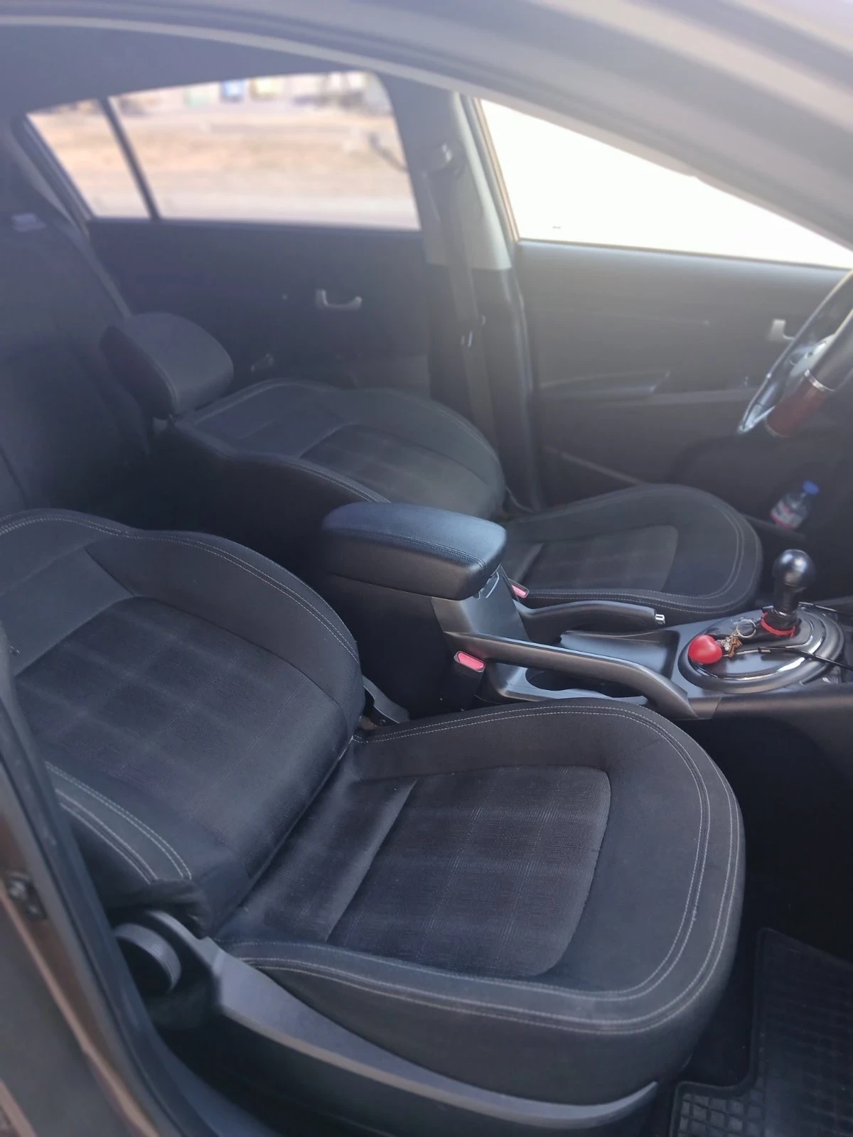 Kia Sportage, снимка 15 - Автомобили и джипове - 55879950