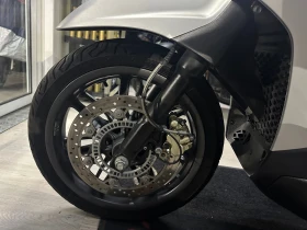 Piaggio Beverly 300hpe S 03.2023г., снимка 9