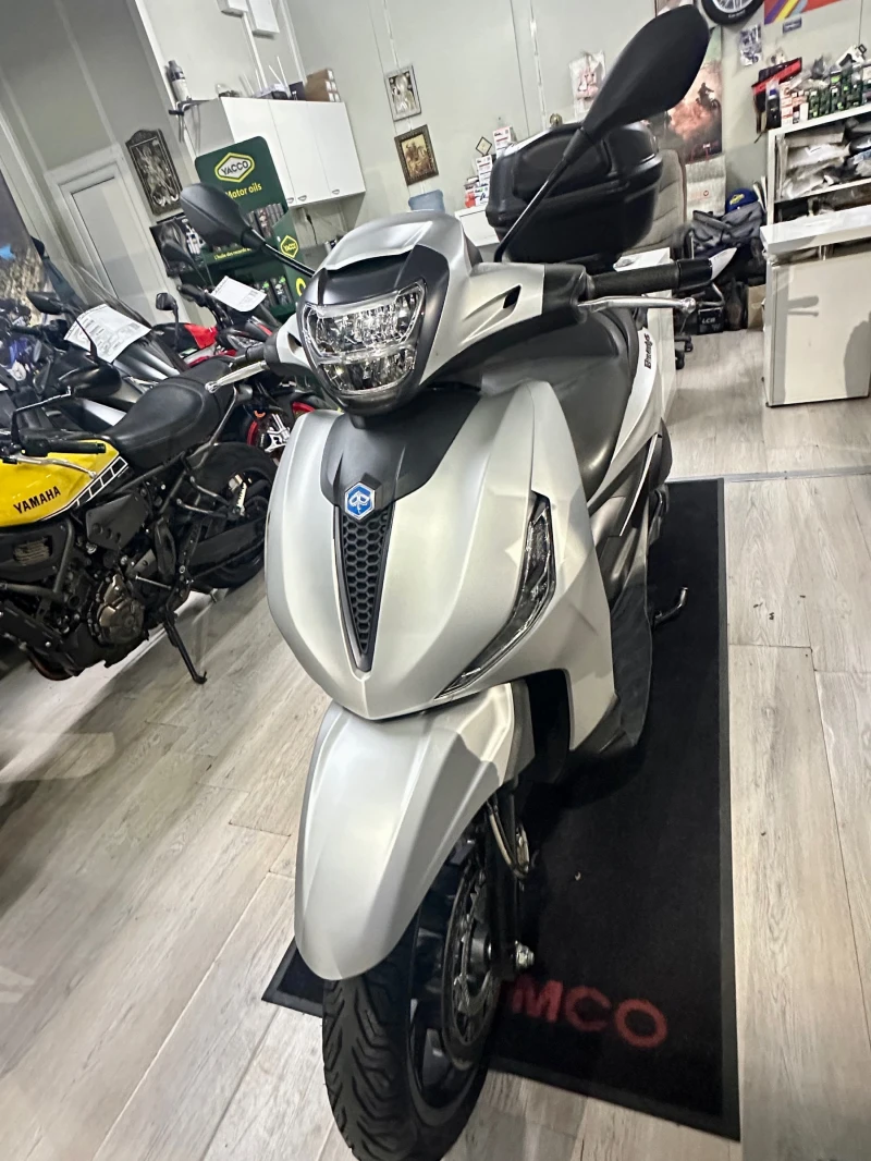 Piaggio Beverly 300hpe S 03.2023г., снимка 12 - Мотоциклети и мототехника - 52655286