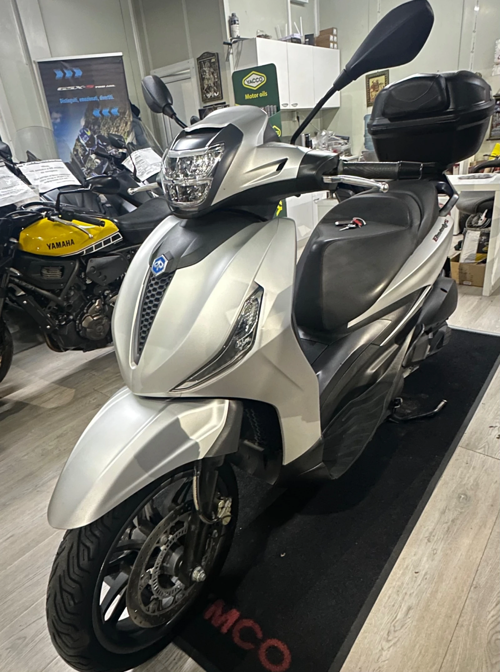 Piaggio Beverly 300hpe S 03.2023г. - изображение 8