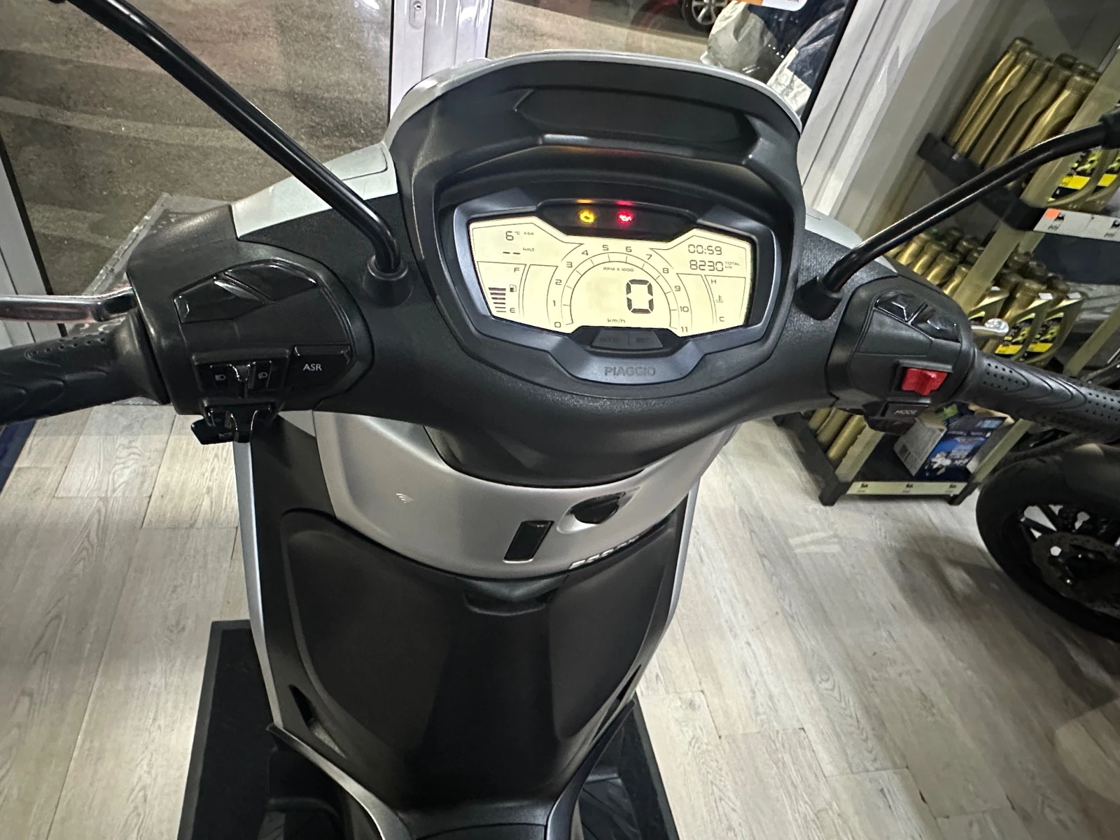 Piaggio Beverly 300hpe S 03.2023г. - изображение 2