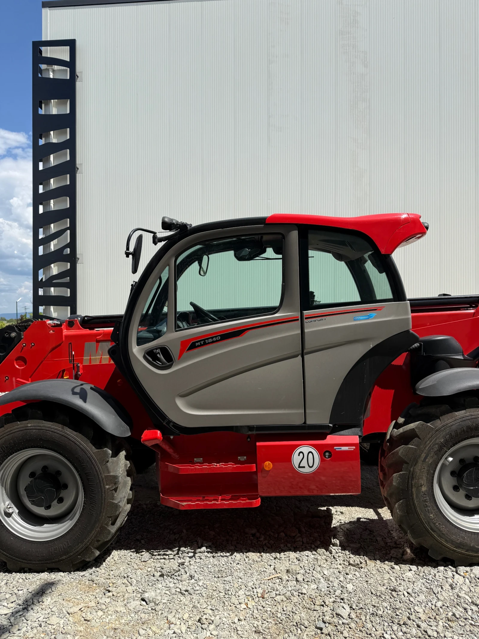 Телескопични товарачи Manitou Mt1840