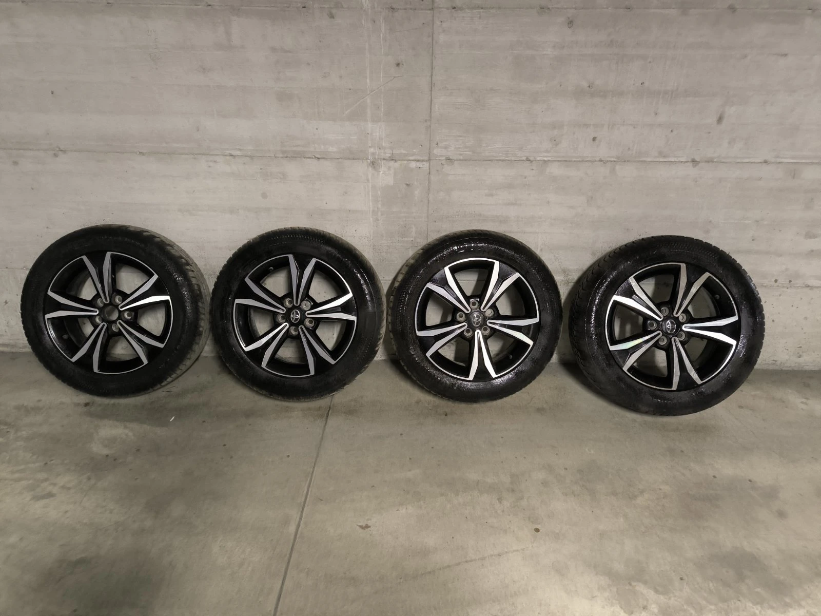    215/60R17  Toyota C-HR | Mobile.bg   1