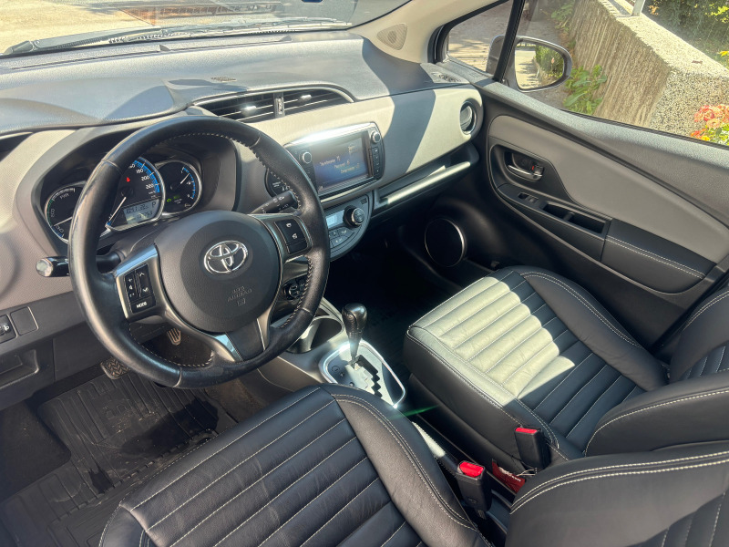 Toyota Yaris Hybrid , снимка 4 - Автомобили и джипове - 46081627