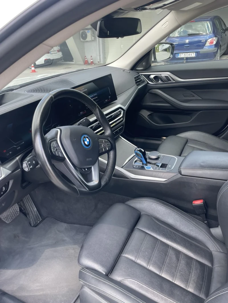 BMW i4, снимка 3 - Автомобили и джипове - 47524204