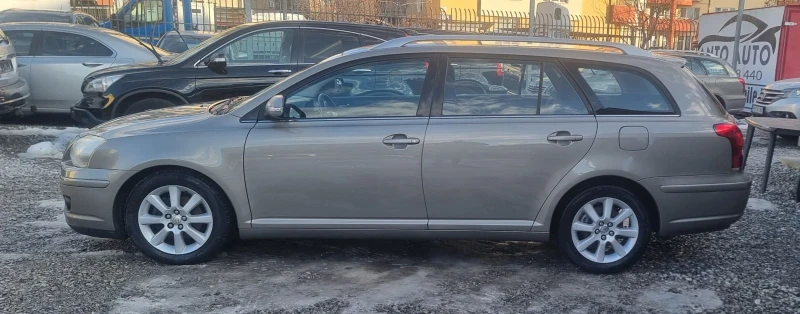 Toyota Avensis 1.8 VVT-i Фейслифт!, снимка 8 - Автомобили и джипове - 48601934